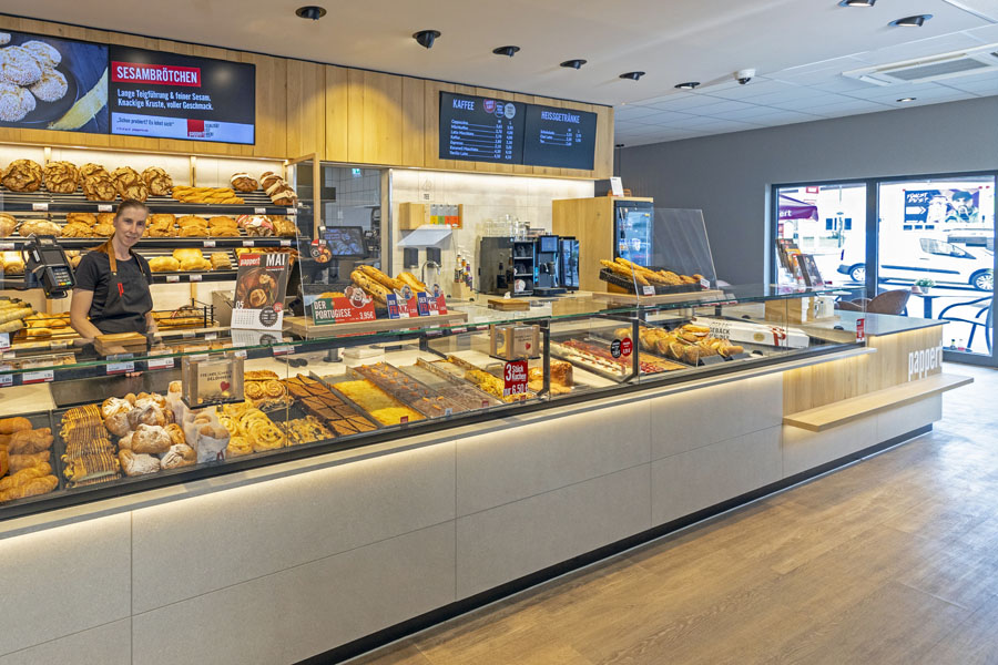 Bad-Orb-Bäckerei-Frau-Pretzsch